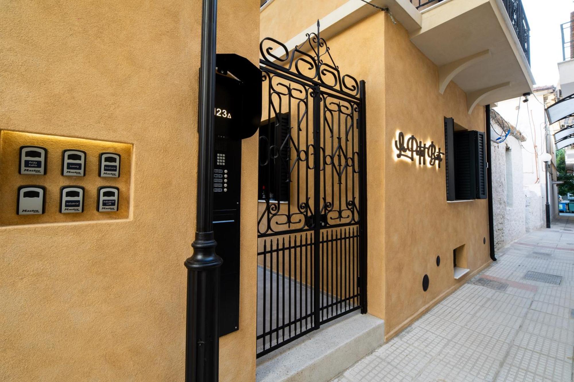 Luxury - Le Petit Bati Lägenhet Volos Exteriör bild